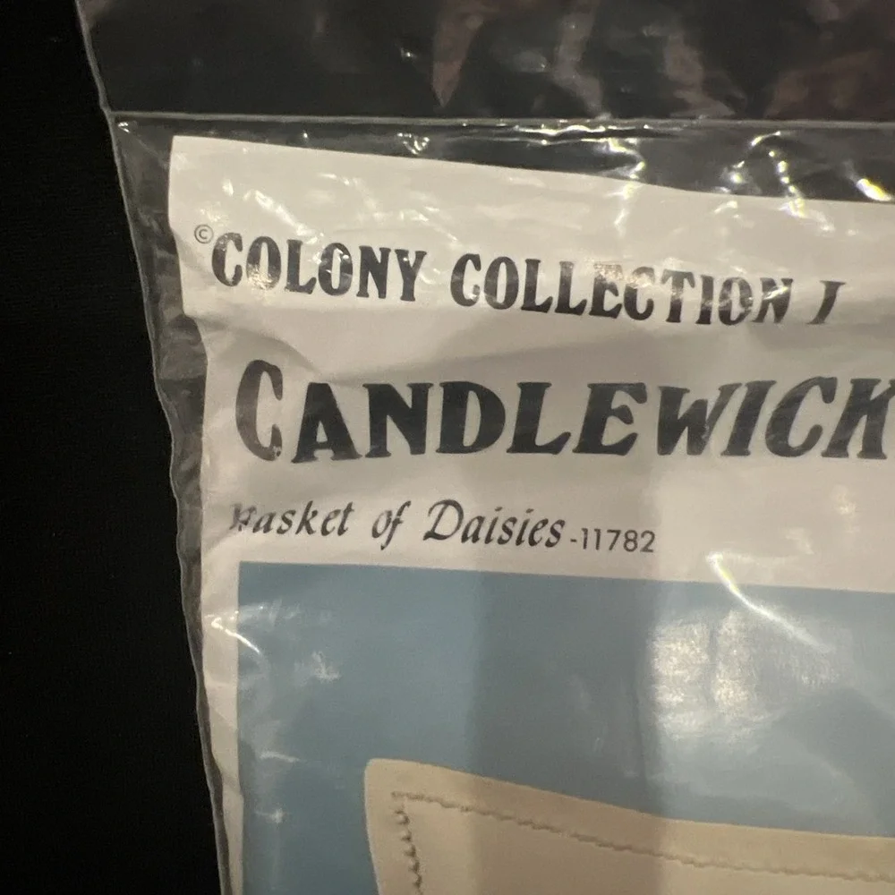 Colony Collection I Candlewicking Pillows  Basket Of Daisies Kit 11782 New